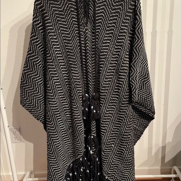 NEW Ulla Johnson poncho - Picture 2 of 7